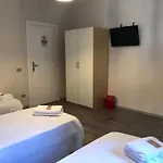 갈라 호텔 *